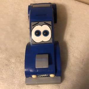 Wooden car bank p2060